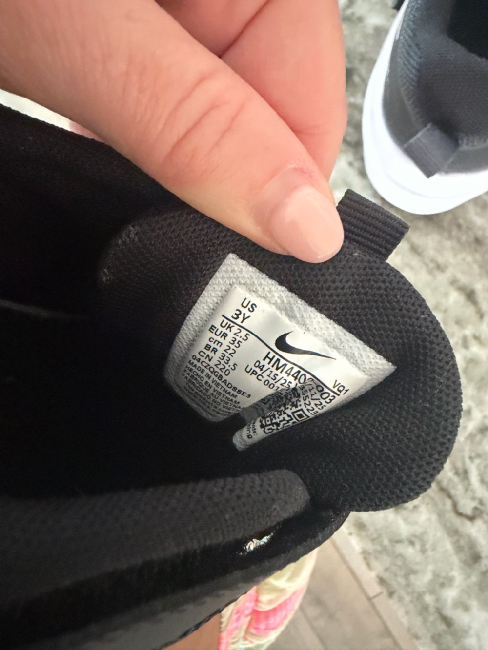 Nike Kids Black and White Hook-and-Loop Sneakers - New Without Tags - Picture 5 of 5